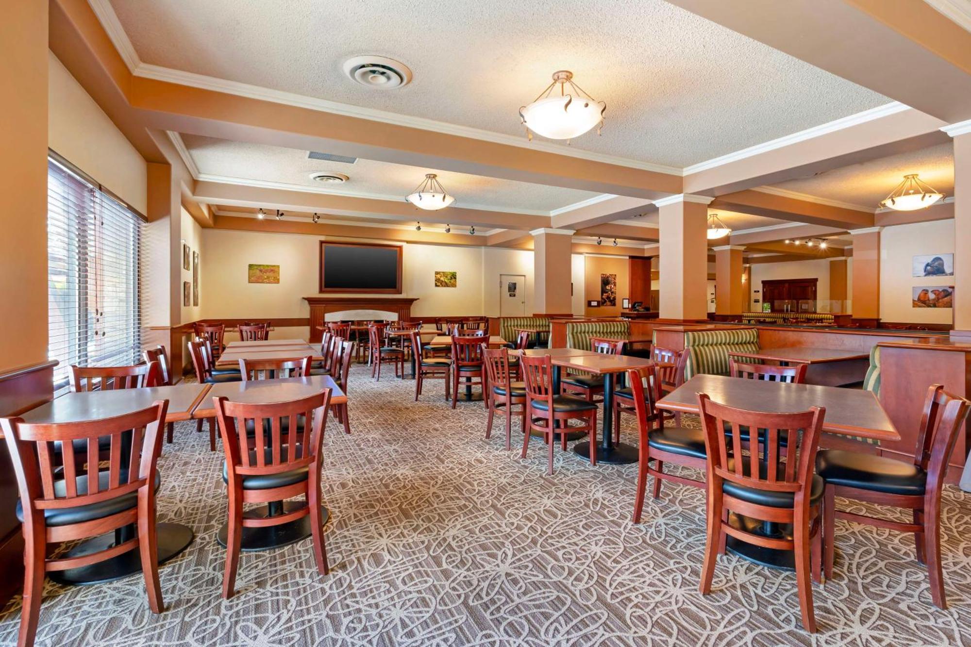 Best Western Plus Barclay Hotel Port Alberni Exterior foto